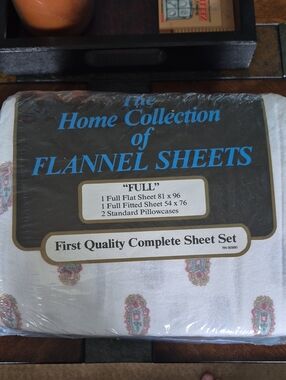 Home Collection White Flannel Sheet Set Blue with Pink Floral Motif. Vintage New
